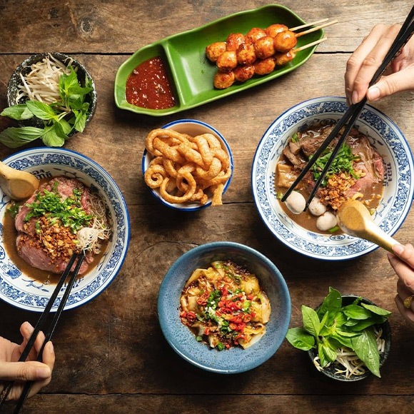 ไปทองสมิทธ์สั่งอะไรดี? รวม 10 เมนูเด็ดที่ต้องลอง